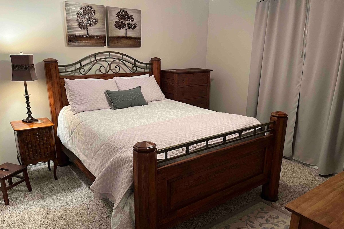 Retreat Under Bozeman Big Sky Near Yellowstone gallery image 2