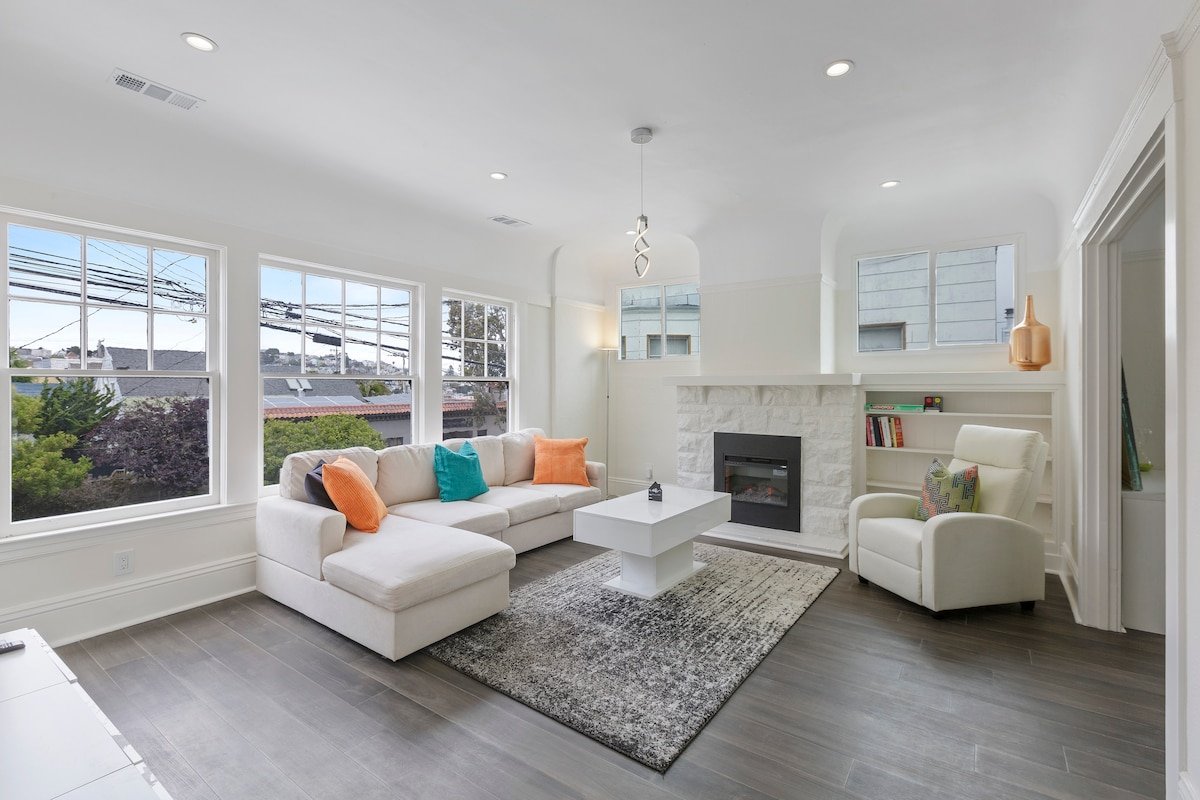 Modern Noe Valley home with private deck gallery image 2