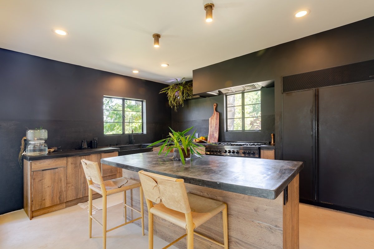 Retreat in Topanga gallery image 5