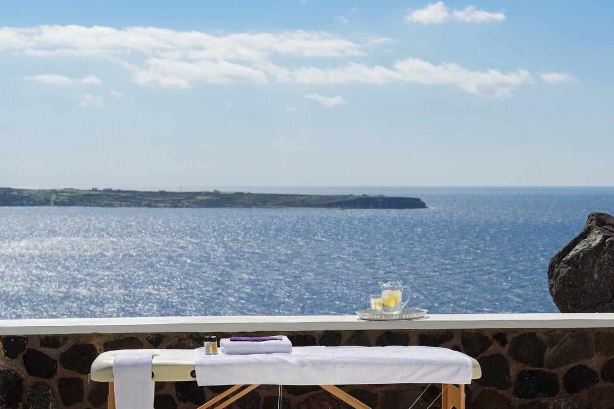 Ode Oia Sunset Villa gallery image 5