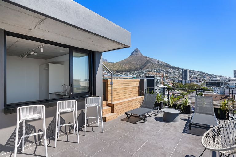 Sea Point Mountain Views featured image