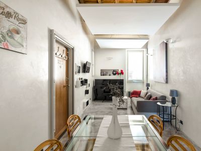 Stylish Trevi Fountain apartment with terrace