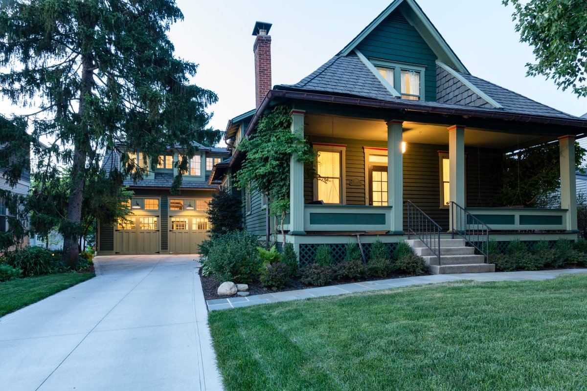 Glenmont Inn-Whole House! Outdoor oasis-Pool,Fire