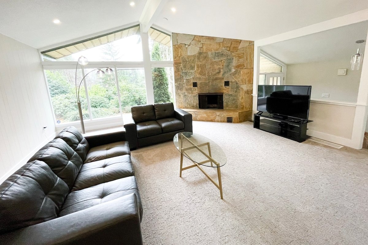 Escape to Spring Gate, A Private Garden Estate gallery image 2