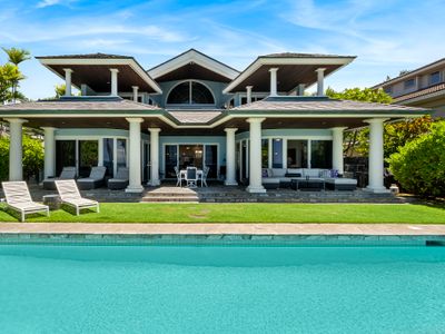 Kona Blue: Beachfront w/ Private Pool, AC & Views