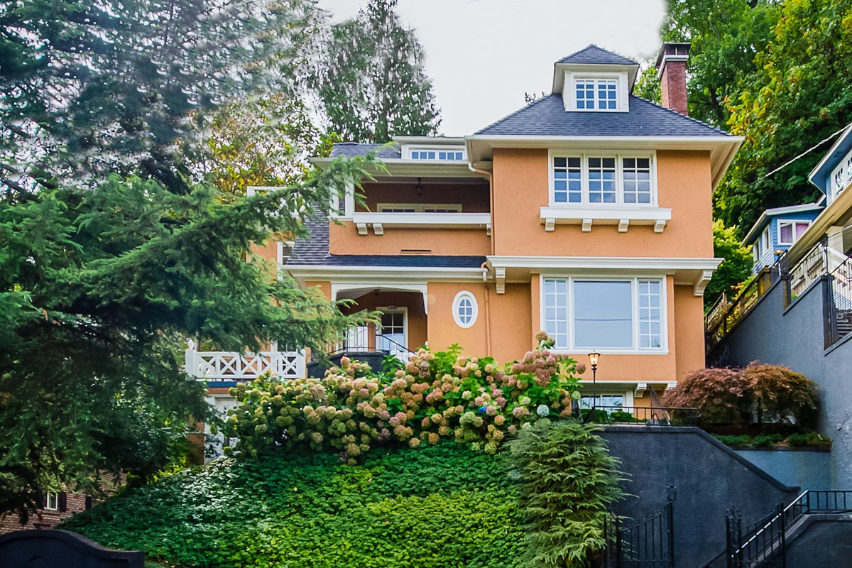 The Jacobberger House Portland’s Historic 5 star