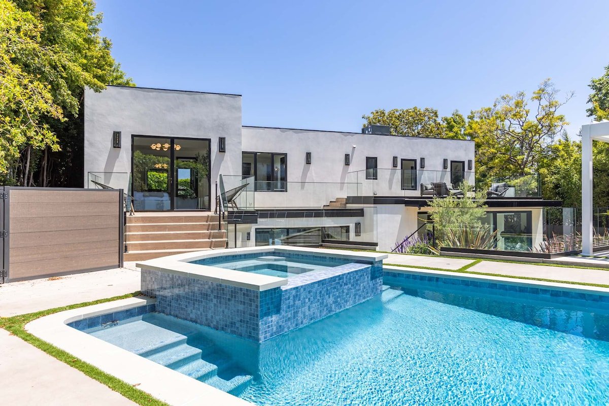 Sunset Chateau by Oraklus