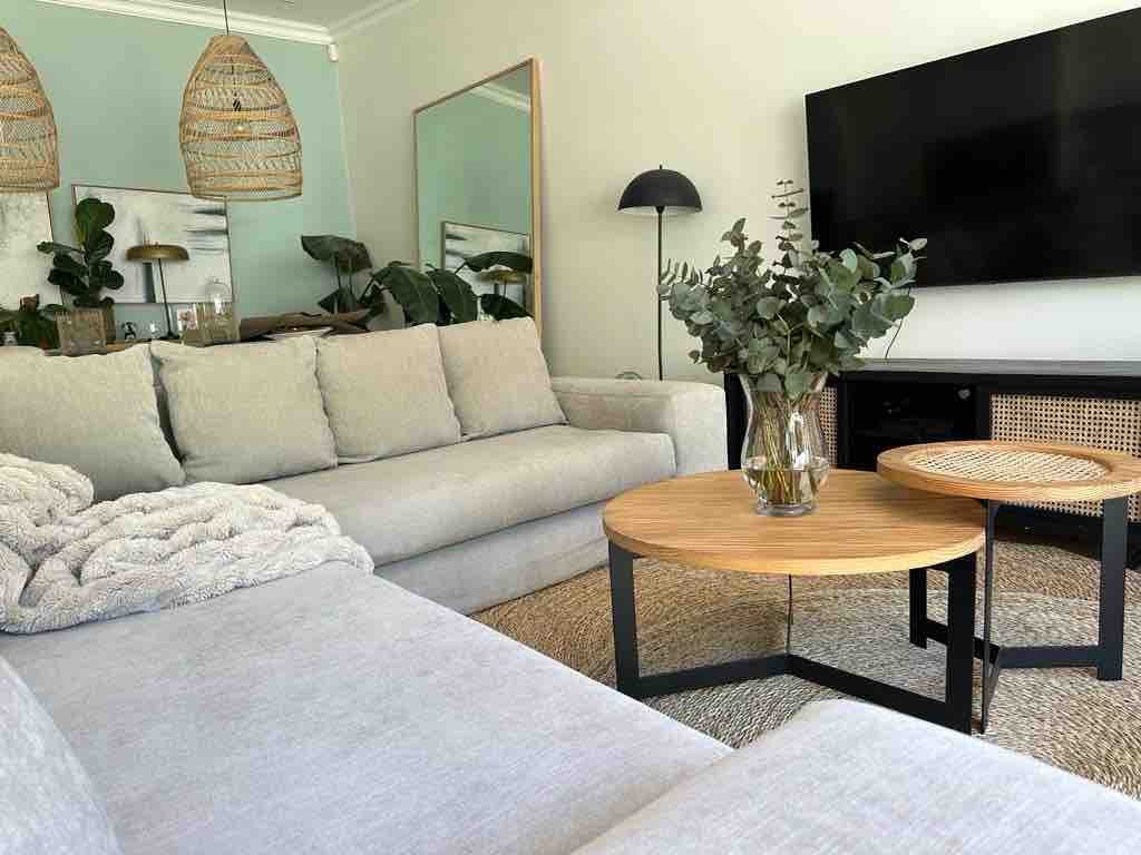 Spacious, modern Sea Point home gallery image 3