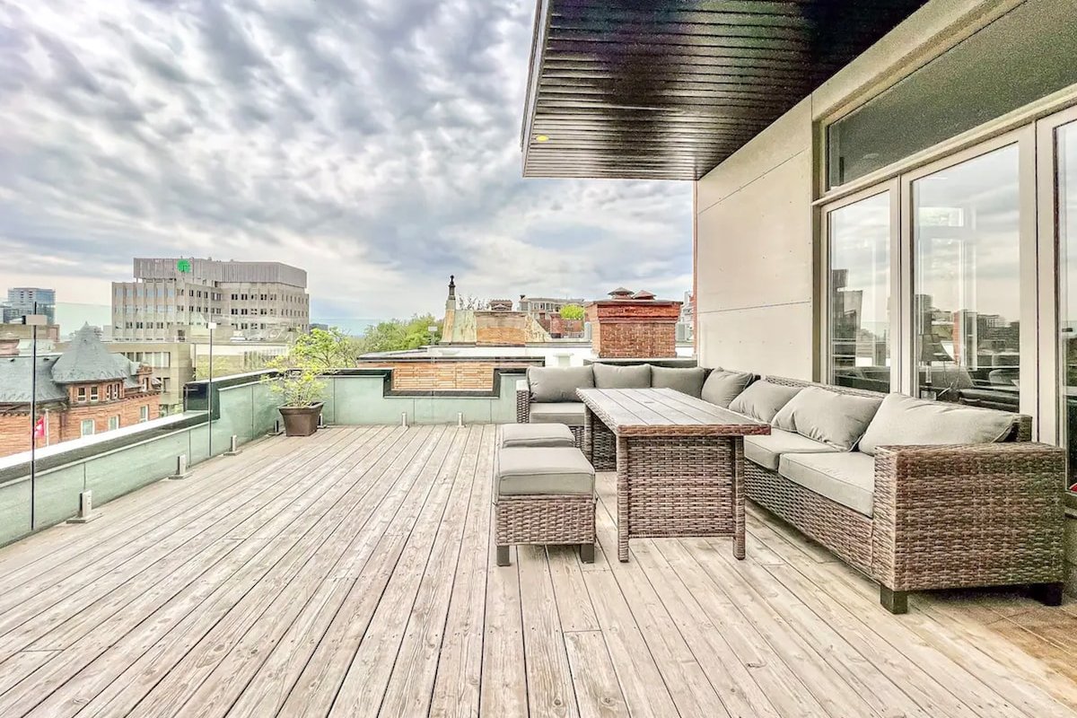 Luxurious Penthouse 4BR- Downtown Montreal gallery image 3