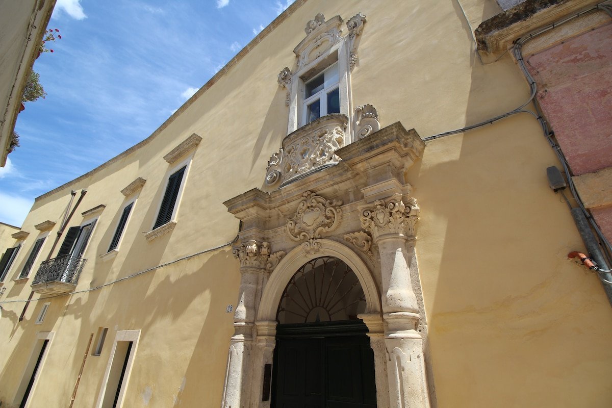 Palazzo barocco con piscina a 6km dal mare gallery image 4
