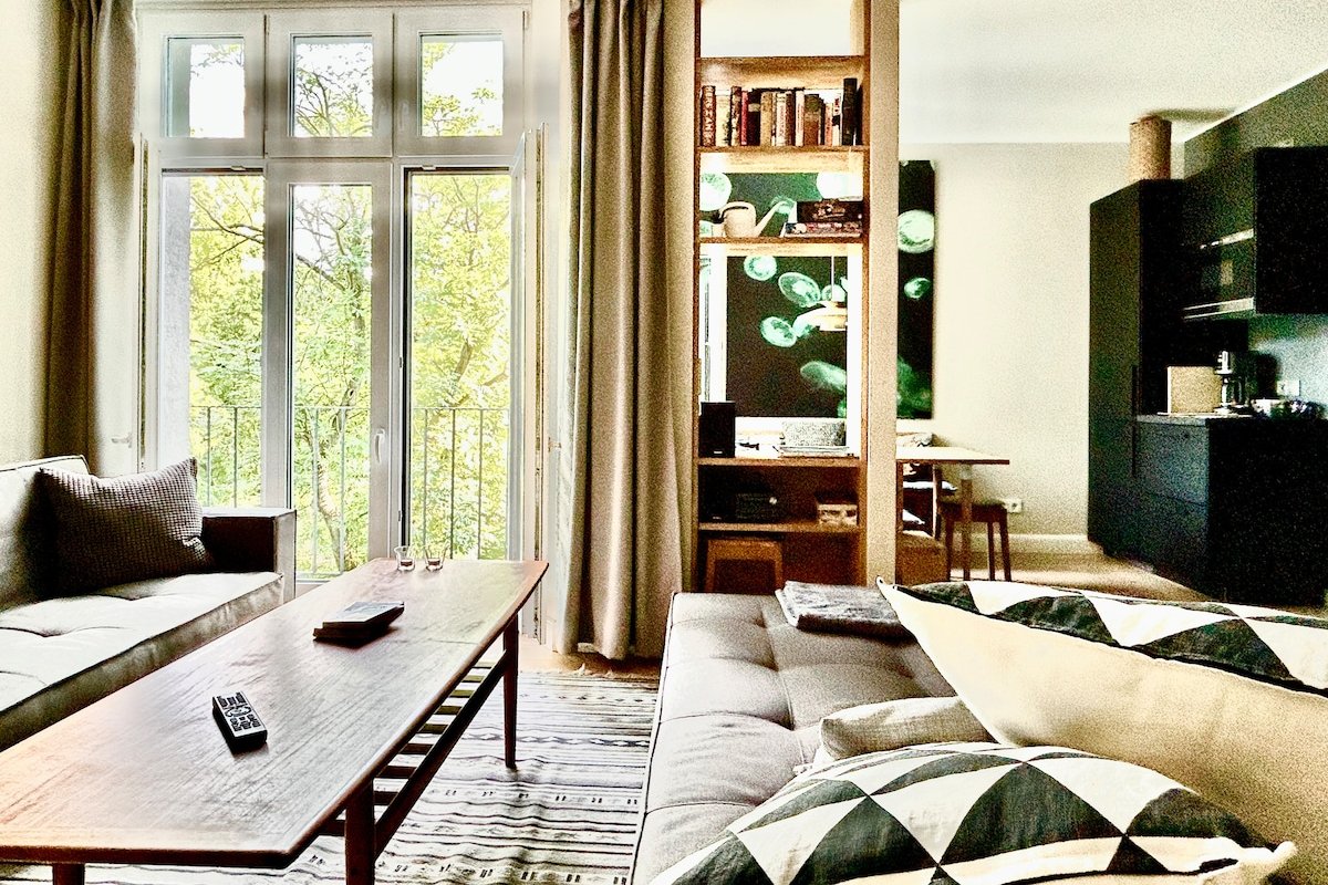 Gorgeous LEGAL Apartment for 6! 3BR / 2Bath. gallery image 4