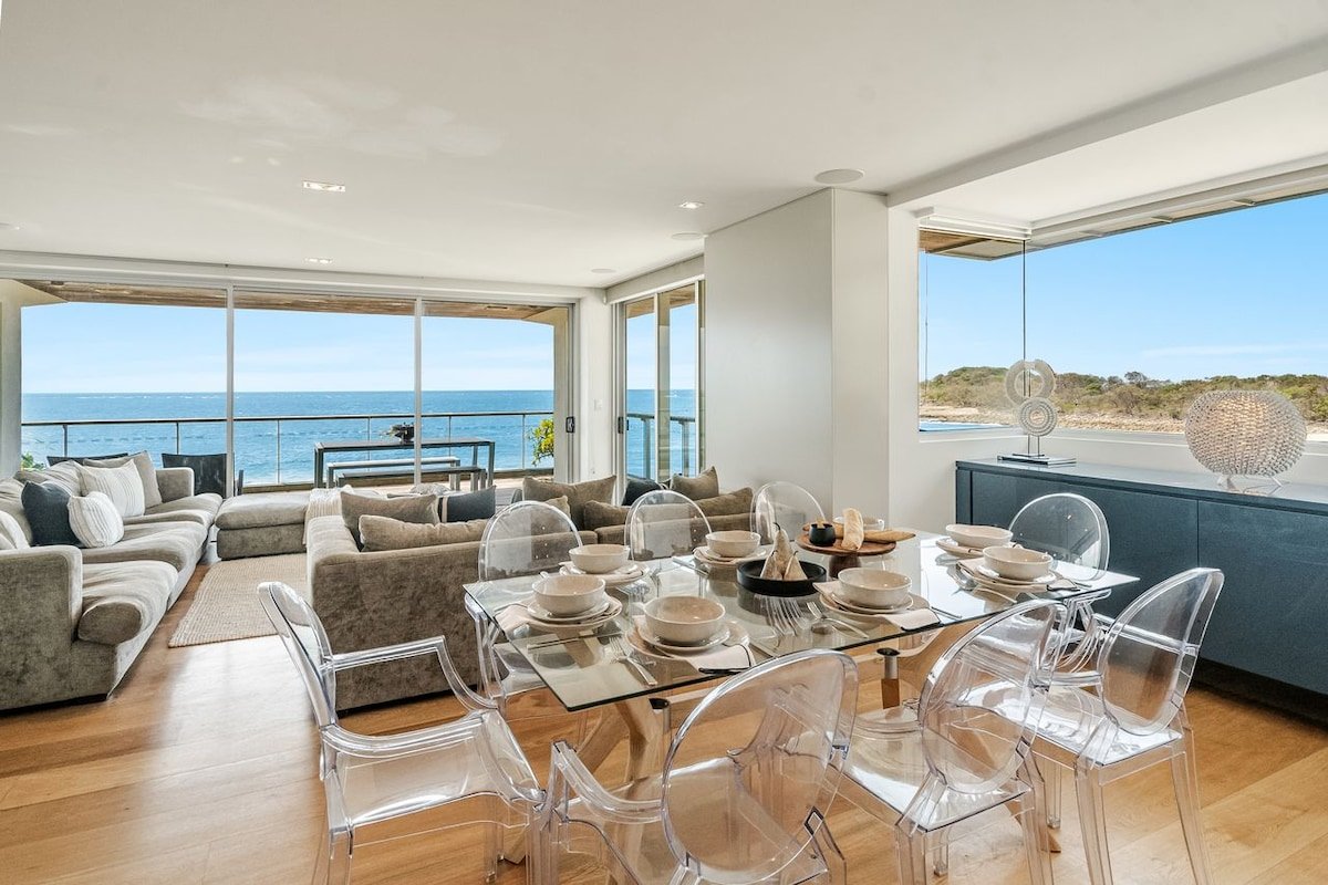 On The Rocks | Beachfront To Convent Beach gallery image 4