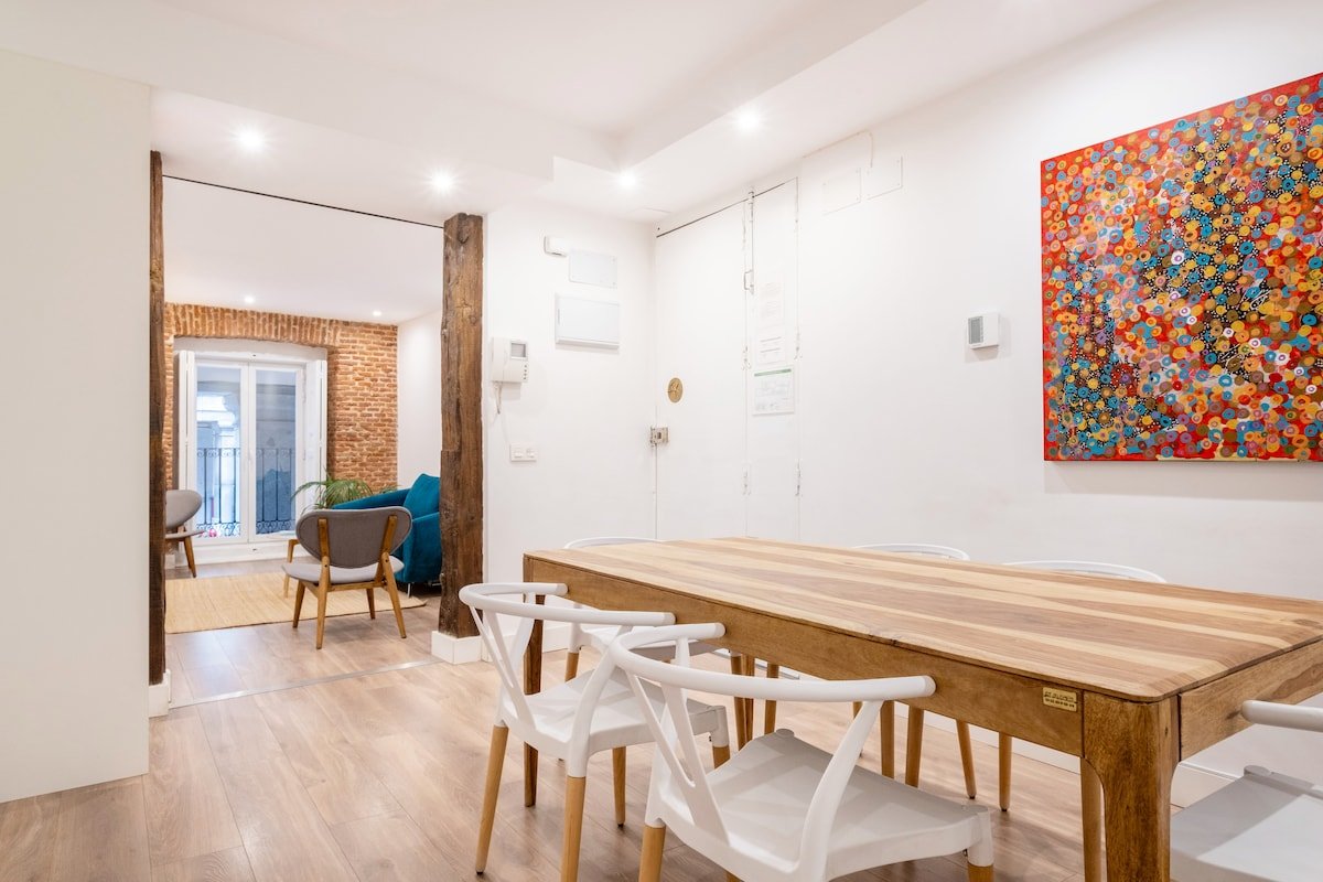 5-star short-term rental apartment at Plaza Mayor gallery image 4