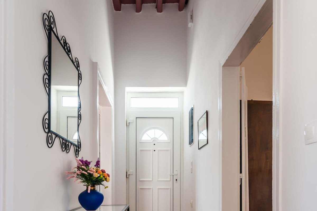 Antigoni’s Bay view gallery image 3