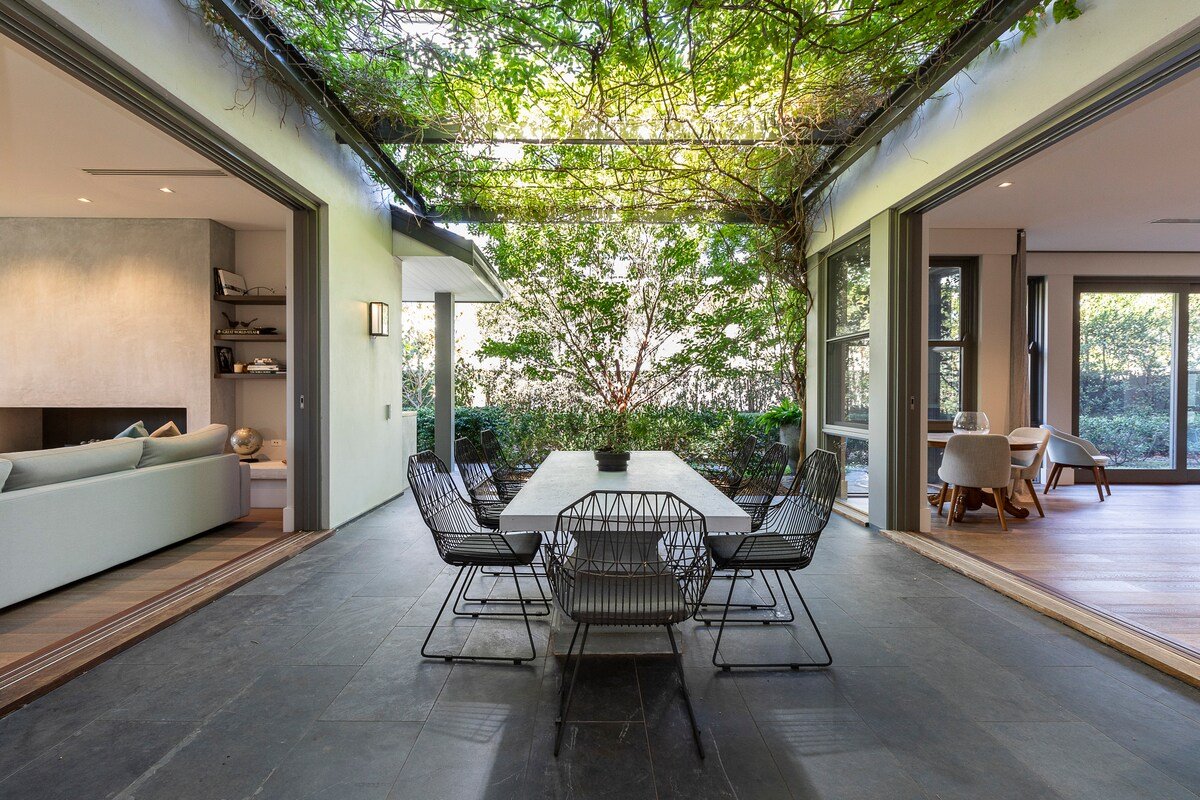 Grand Beachside Villa gallery image 5