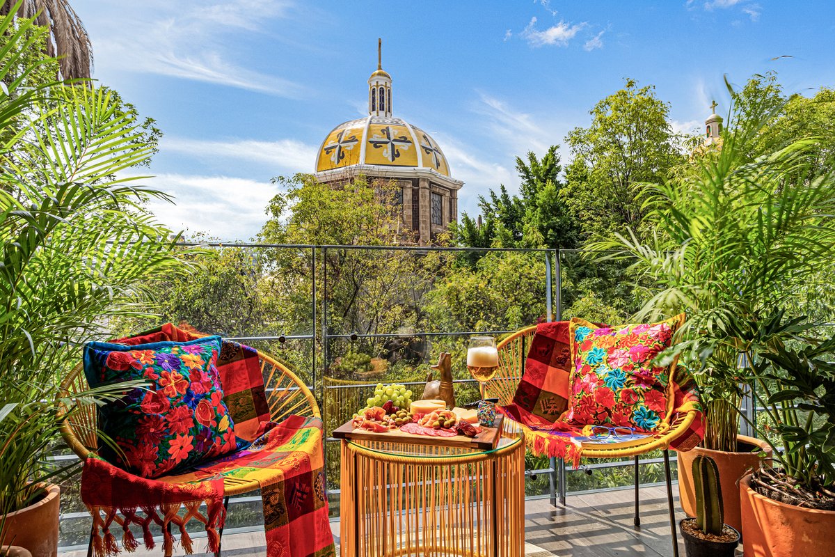 Tree-Lined Condesa Skyline 3 BR Charm with AC