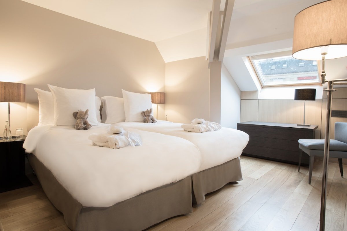 4 Bedroom Apartment Partial Eiffel Tower View gallery image 2