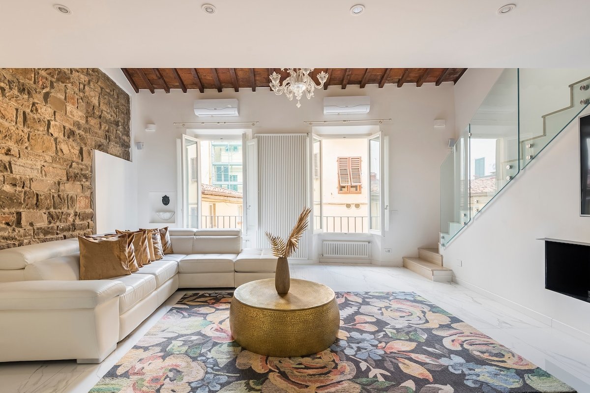 Gorgeous Florence Gem + Private Rooftop Access gallery image 5
