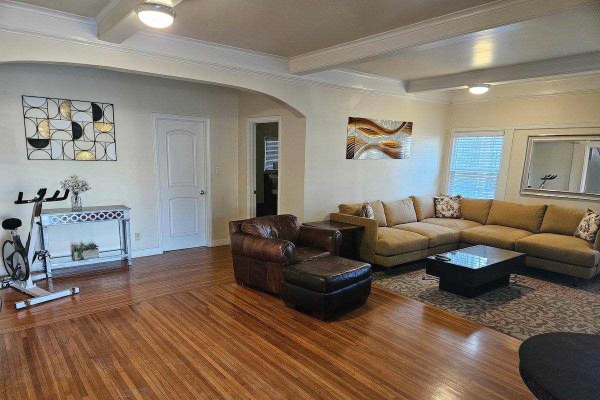 Spacious 2 story w/ views and desirable amenities gallery image 5