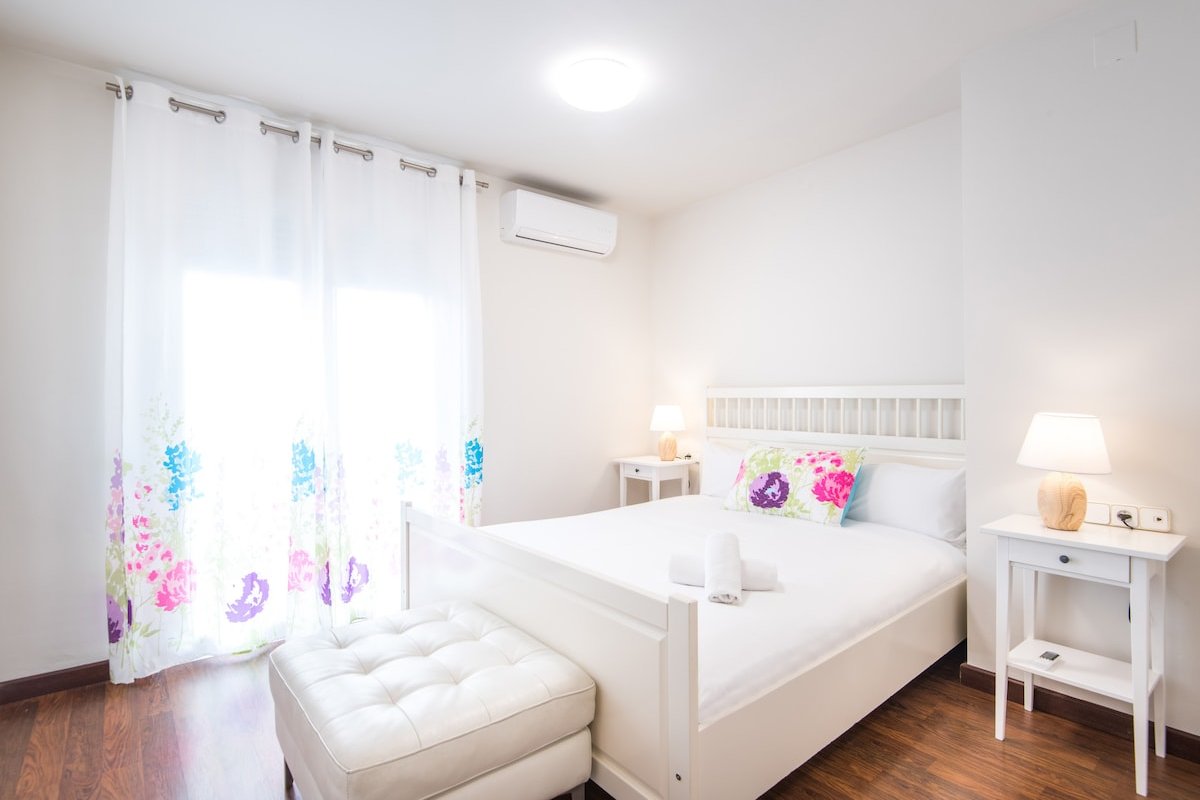 Plaza Catalunya Nice and Comfy 3.2 gallery image 2