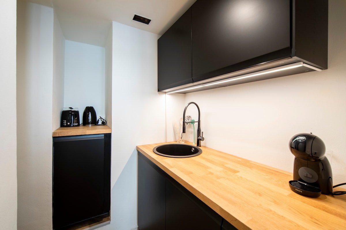 Stylish Apartment on the Lungarno in Florence gallery image 5