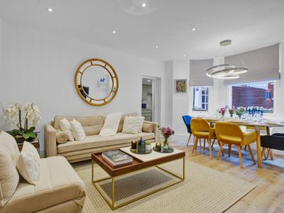 Incredible apart harrods,museums