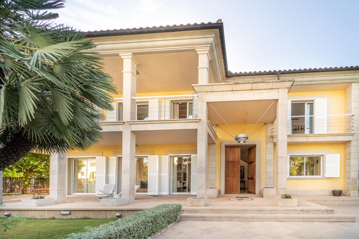 Maravillosa casa a pocos pasos de playa de muro gallery image 3