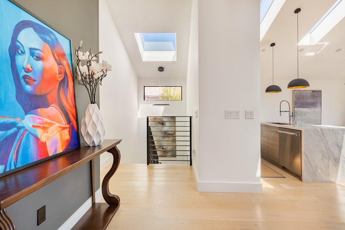 Modern Hilltop Luxe Villa | City View+Nature gallery image 3