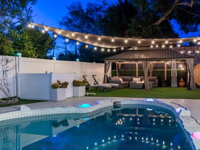 Spacious Luxury, Pool, HotTub, Sauna by CaliBnB