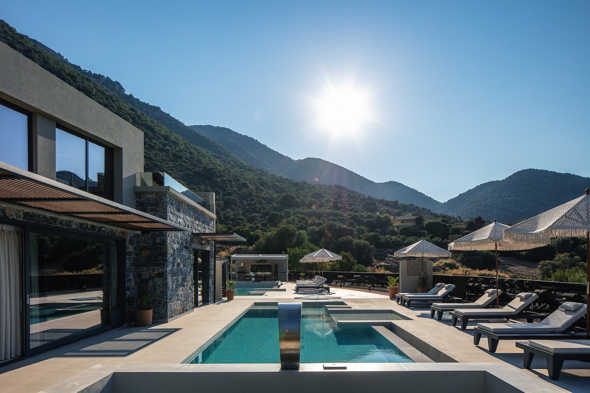 Luxury Estate with Sea View, Fire Pit & near beach gallery image 2