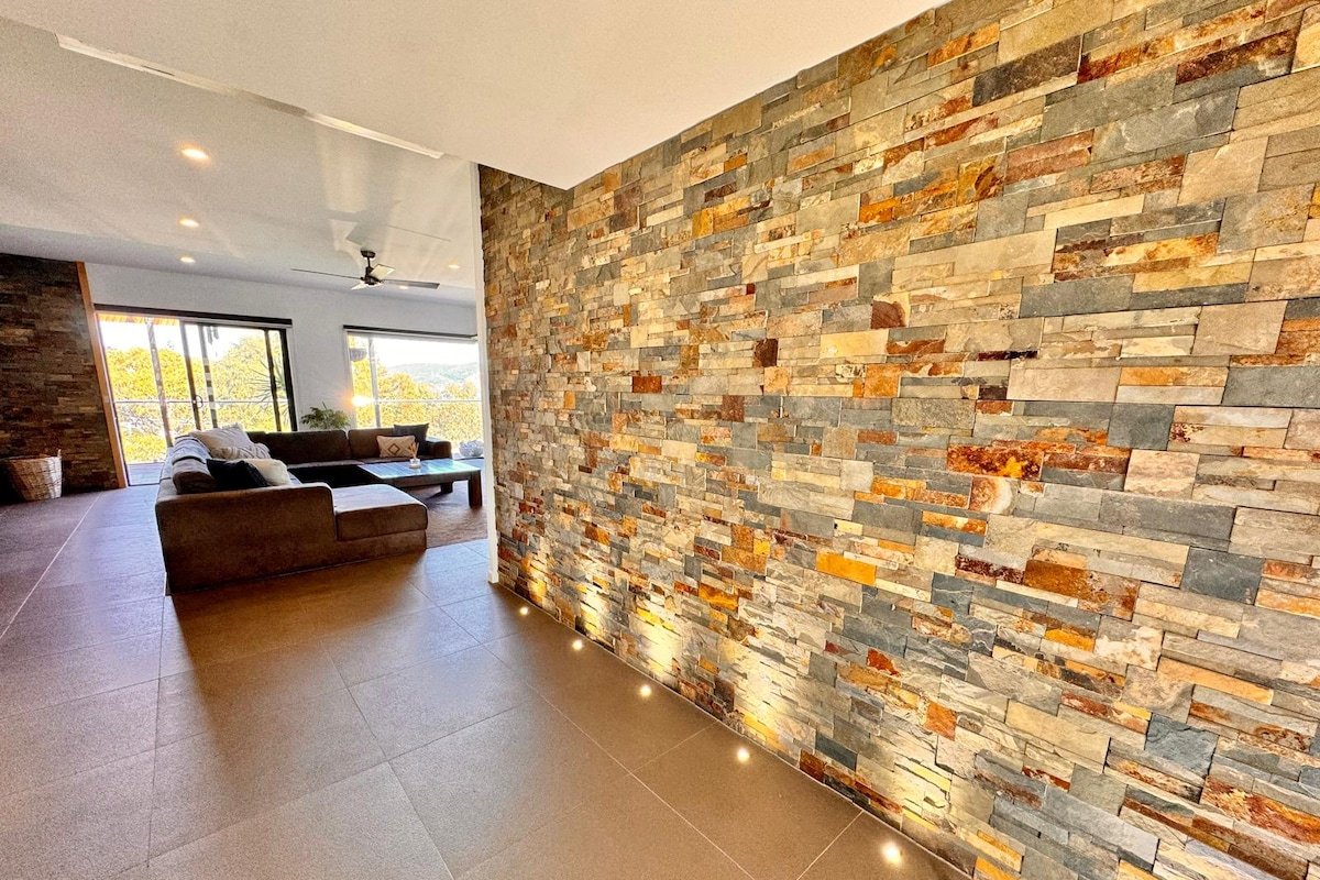 4-Bedroom Two-Storey House With Views, Near Beach gallery image 5