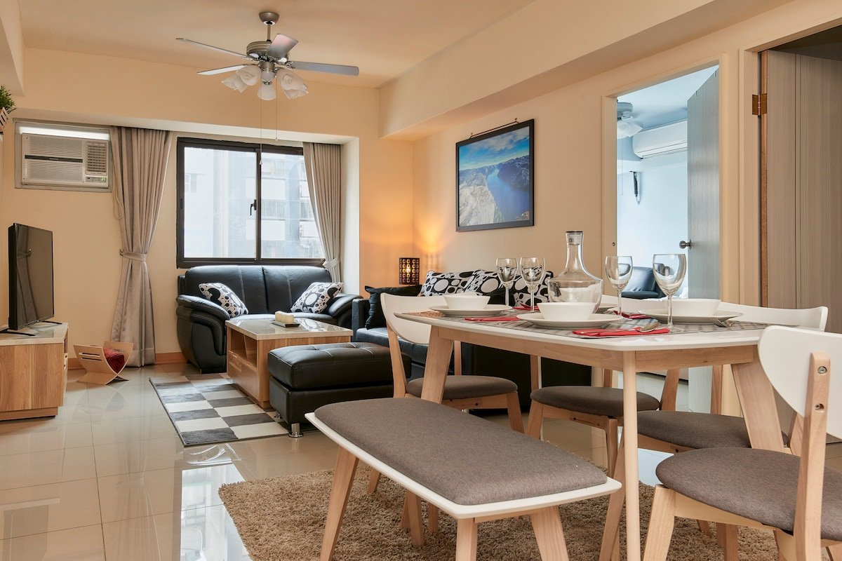 H&K 3/2 SOGO SOHO at Zhongxiao Fuxing gallery image 5