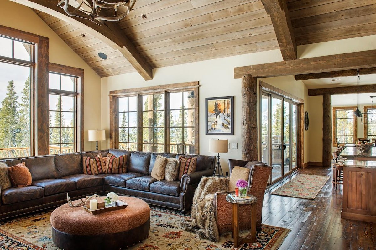 Hoos View- Grand Views! Ski Access! Hot Tub! gallery image 4