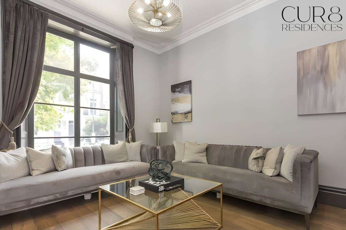 Luxury Chelsea House with Parking gallery image 3