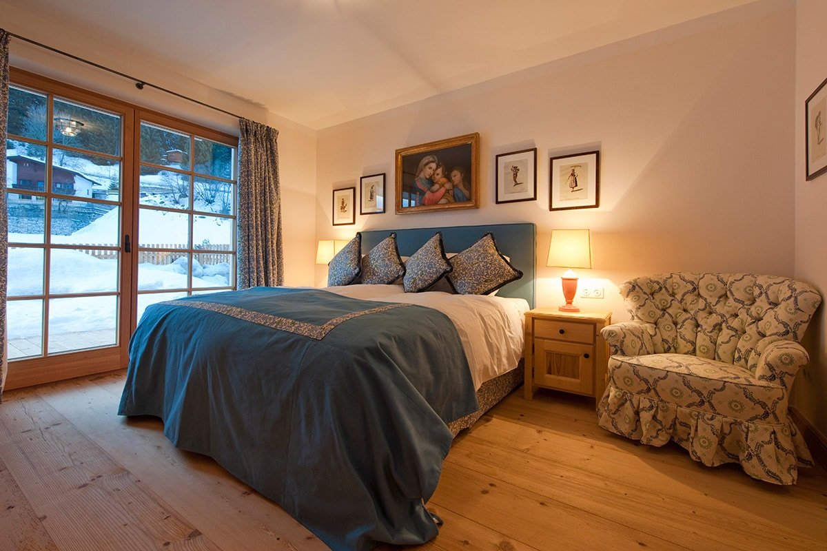 Alexandra gallery image 2