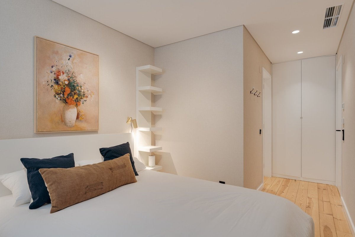 Cascais Contemporary Villa by Cadenzalux gallery image 4