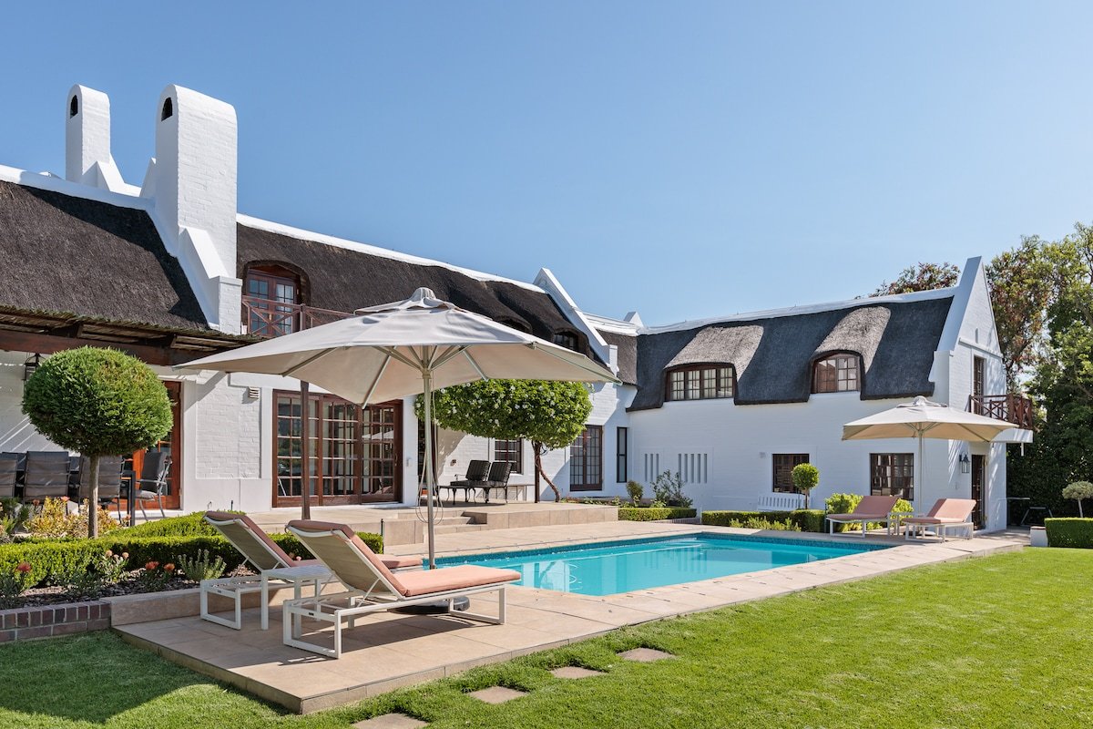Die Rietdak: Thatched house Cape Town – 4 bedrooms gallery image 2