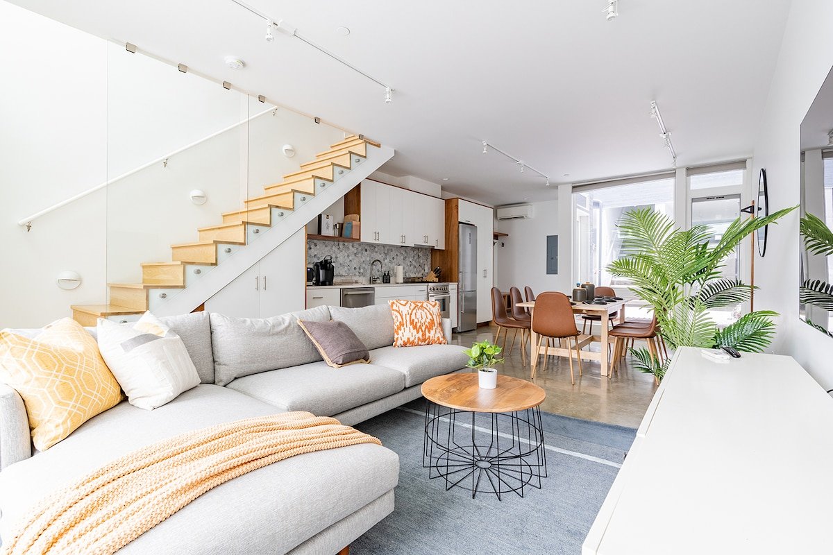 Capitol Hill 3BR | Rooftop Views + Walkability gallery image 2