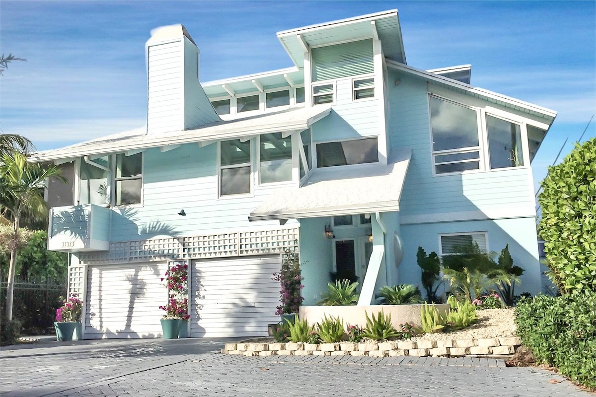 The Ultimate Beach House. Over 130 5Star Reviews gallery image 2