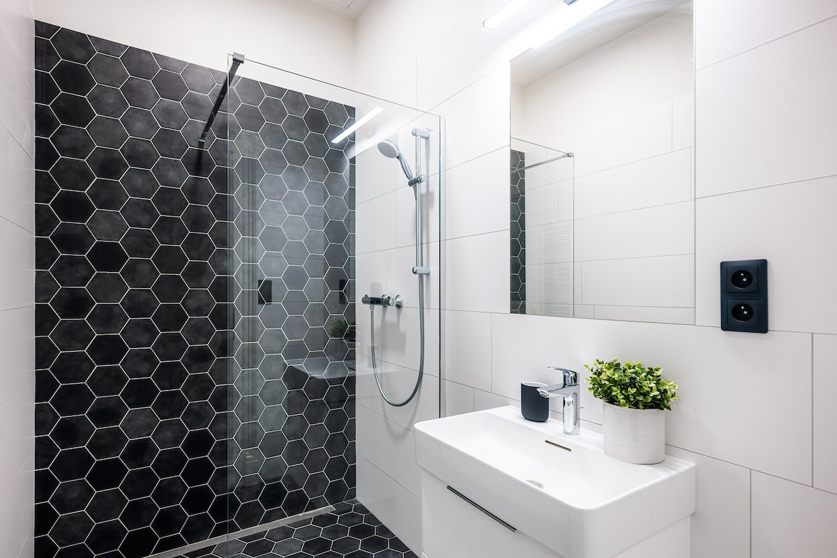 3BR+2.5Bath Heaven of Harmony #2 Theater V!EW gallery image 5