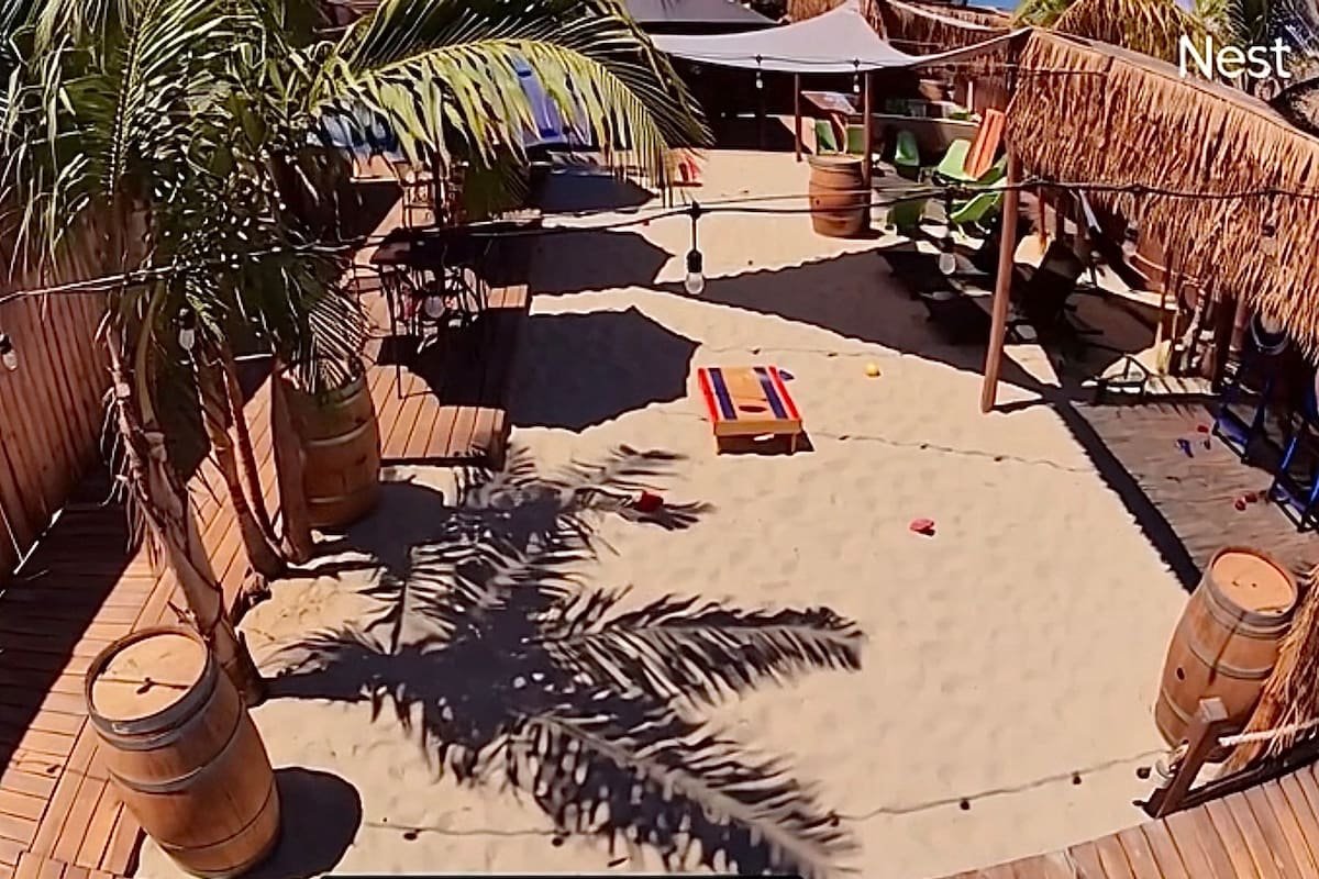 Resort Perks: 17-bed Surf lof.t private deck gallery image 3