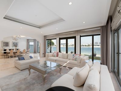 Exclusive 5BR Palm Villa w/ Private Pool and Beach