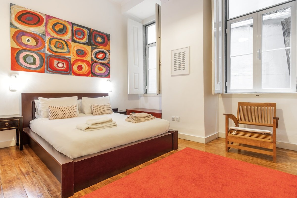 Lv Premier Baixa CR2- lift, ac, center, balcony gallery image 5