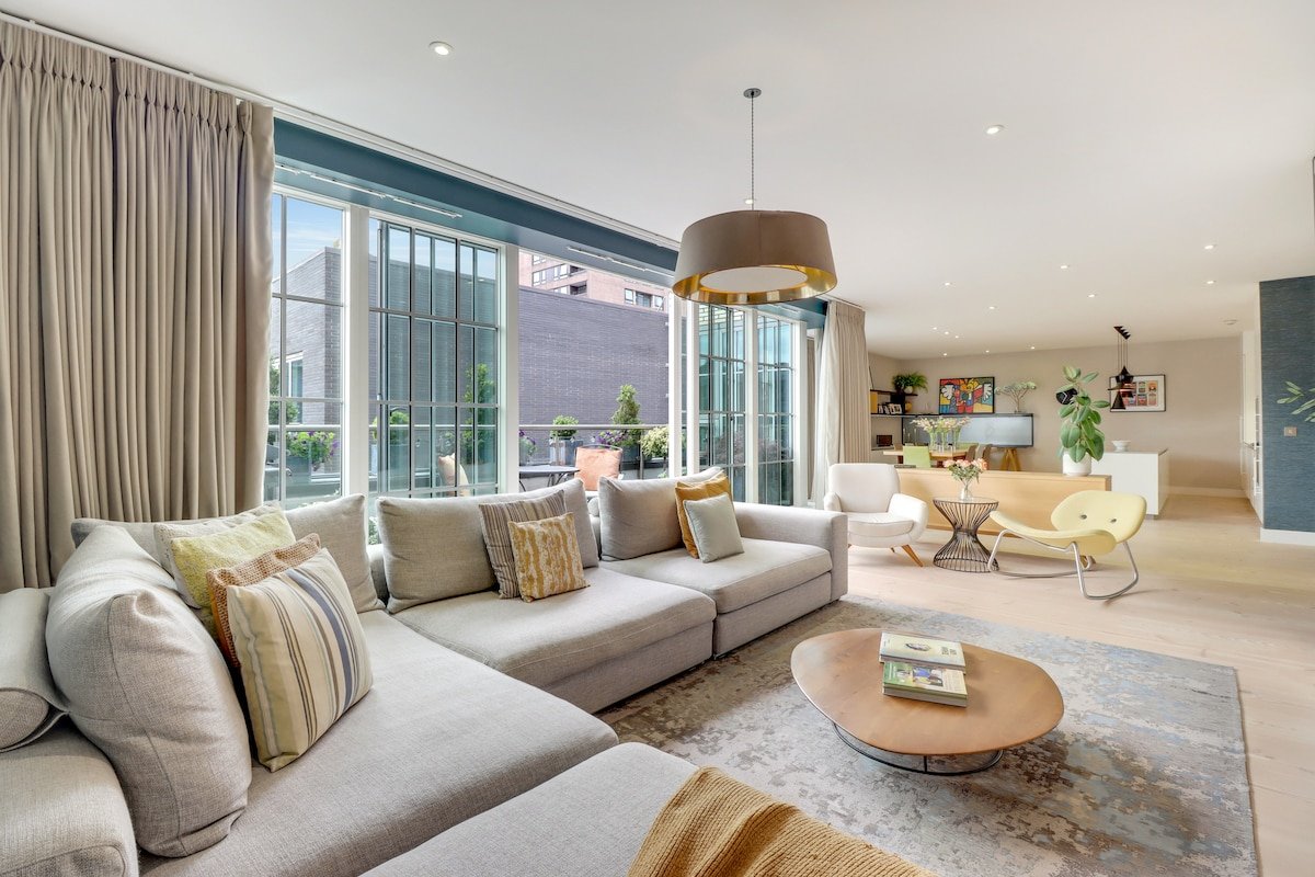 Premier Designer 2BR/2Bath Flat with 24H Concierge gallery image 3