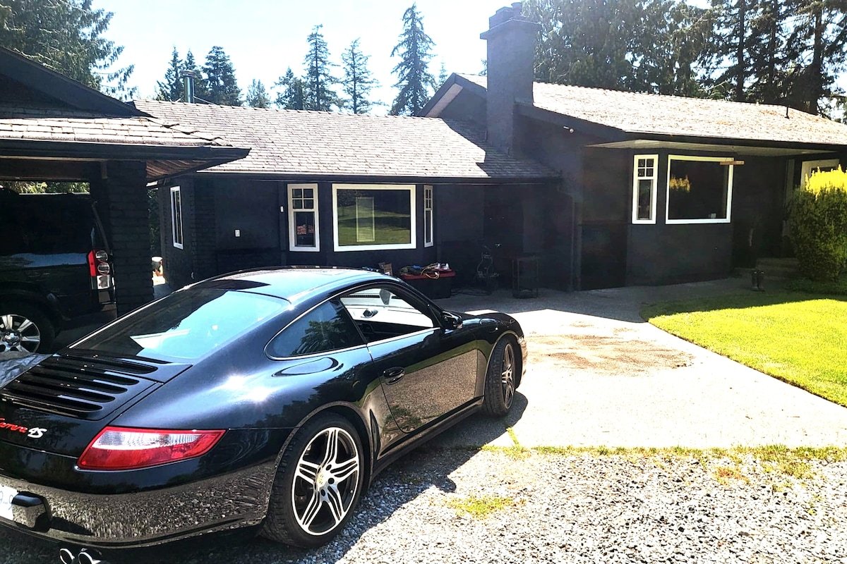 Family Lakehouse on Elk Lake Sleeps 10 Pets OK ! gallery image 4