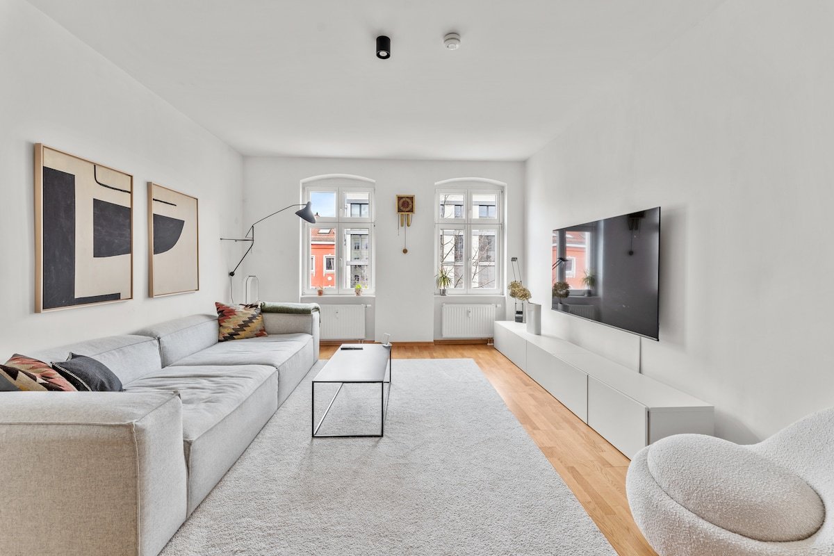Stylish 120sqm Appartment in Berlin-Mitte gallery image 2