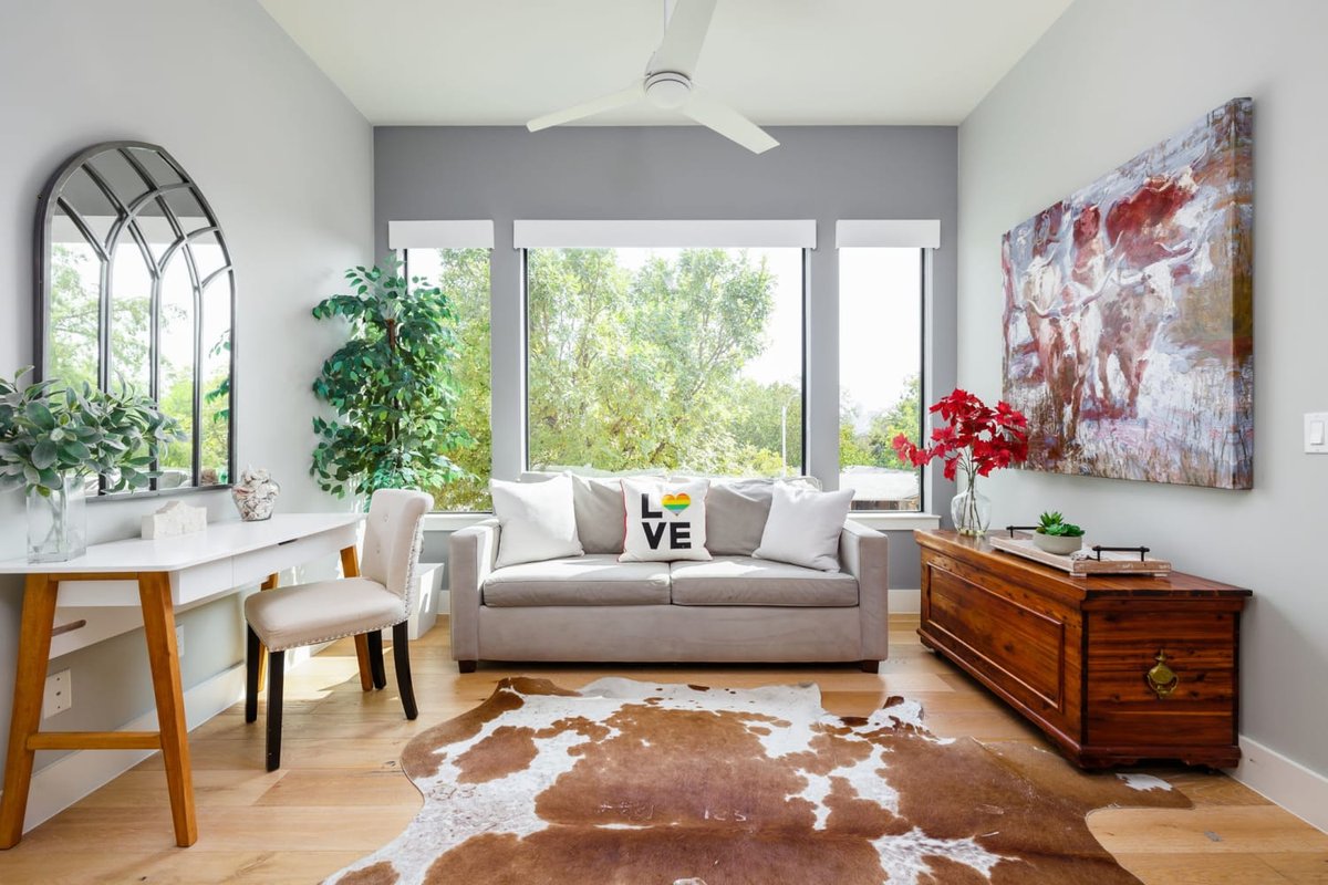 Free Parking, 3br Home, Piano – The Watson