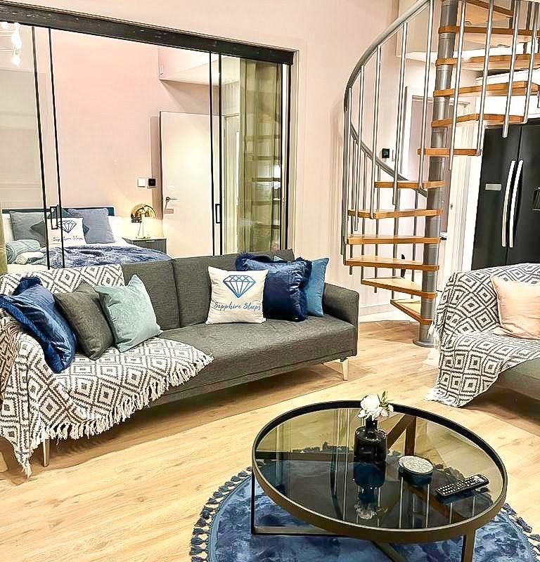 Sapphire Suite 3 Bed 3 Bath Penthouse gallery image 2