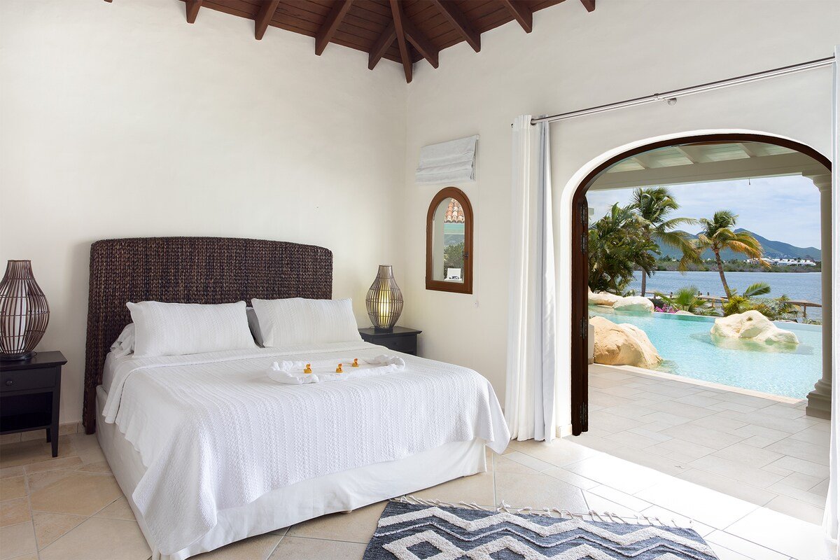 La Salamandre (6 bedrooms) – Lagoon front villa wi gallery image 5