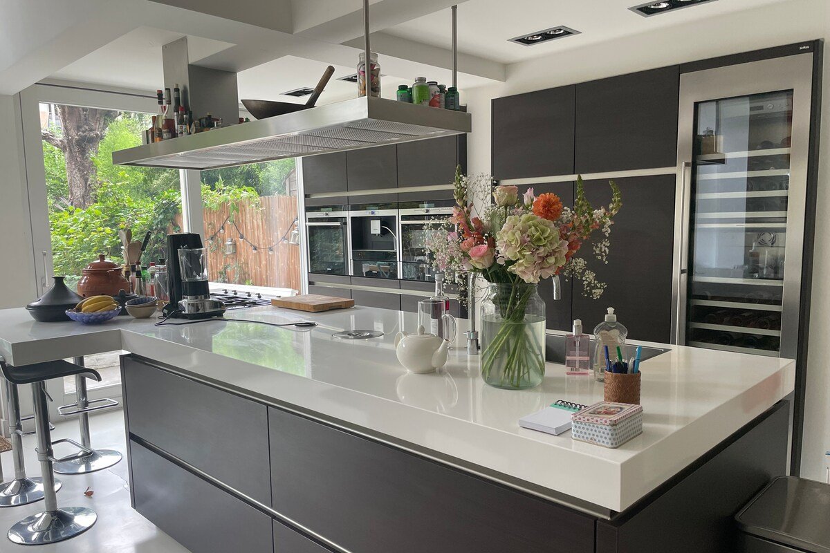 Prachtig herenhuis met grote tuin en tuinhuis gallery image 4